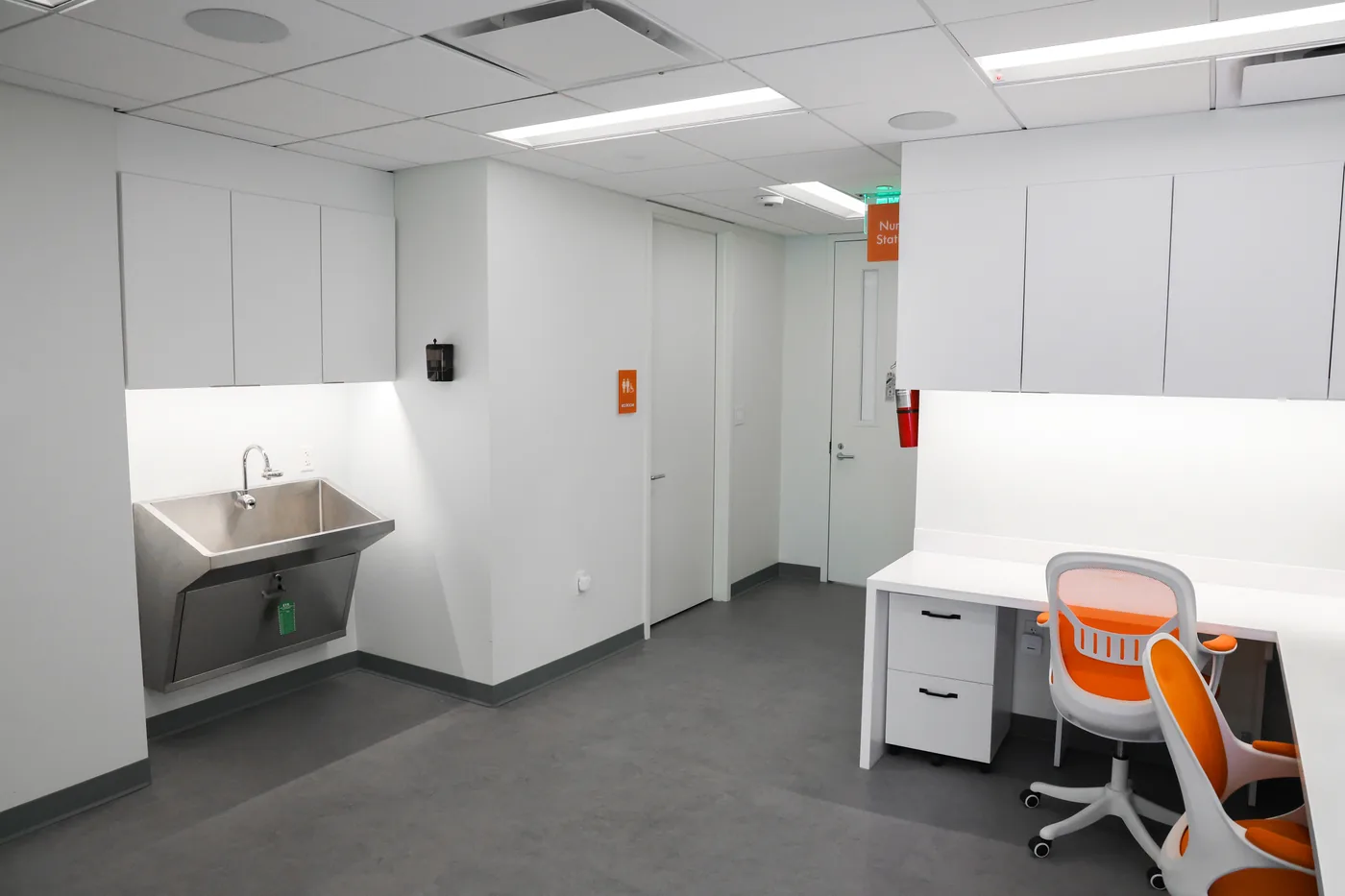 The scrub station beside the nurse station at Capital Surgical Center